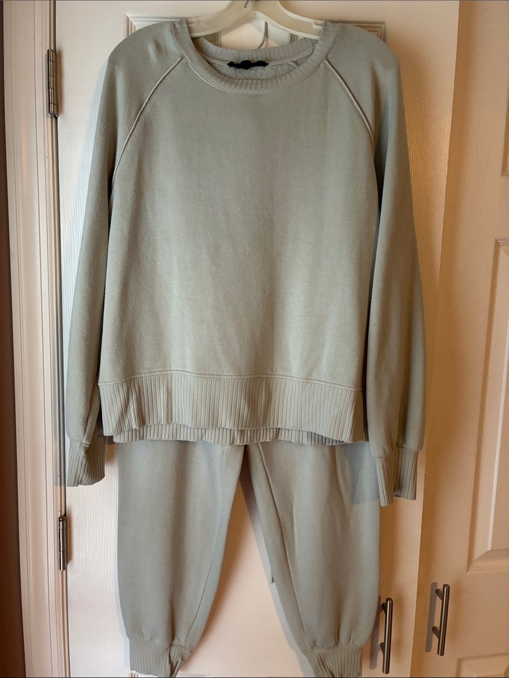 Jane and Delancey olive green jogger set size large